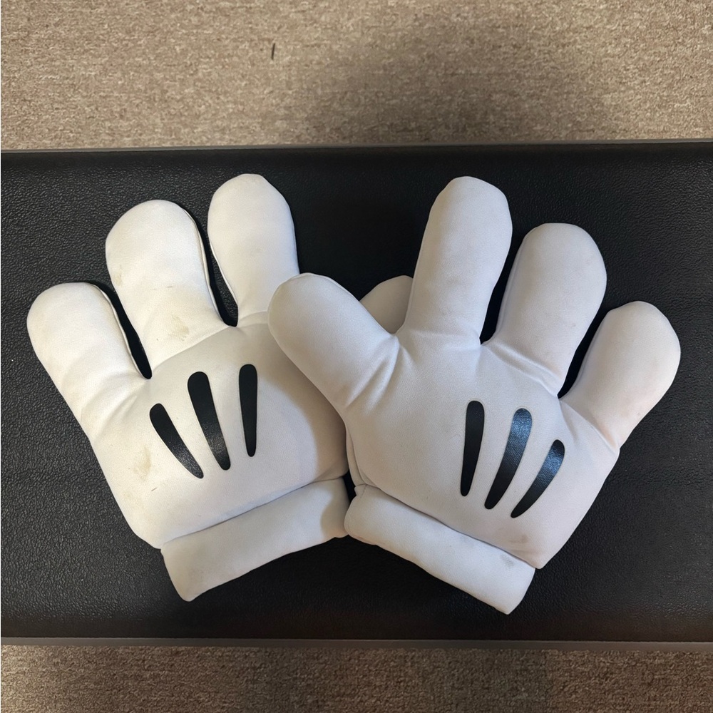 Mickey Mouse Gloves